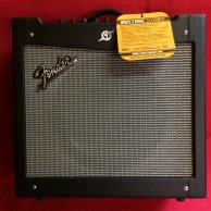 Ampli Fender Mustang II