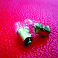 2 x PILOT BULB. FITS ANY AMP WITH FENDER TYPE PILOT LIGHT.